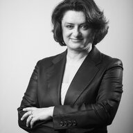 Farah Nayeri
